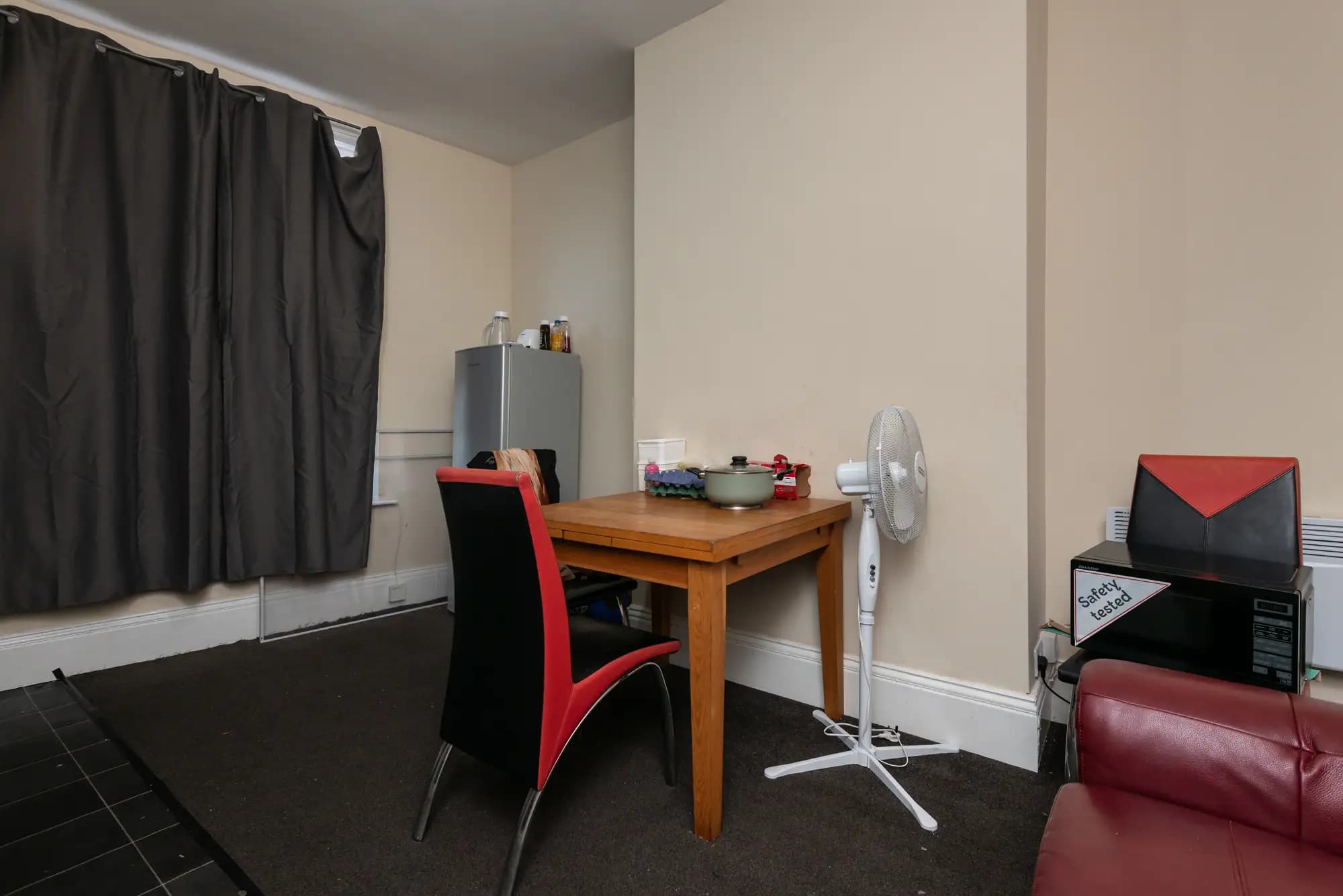 property photo 6 of 27