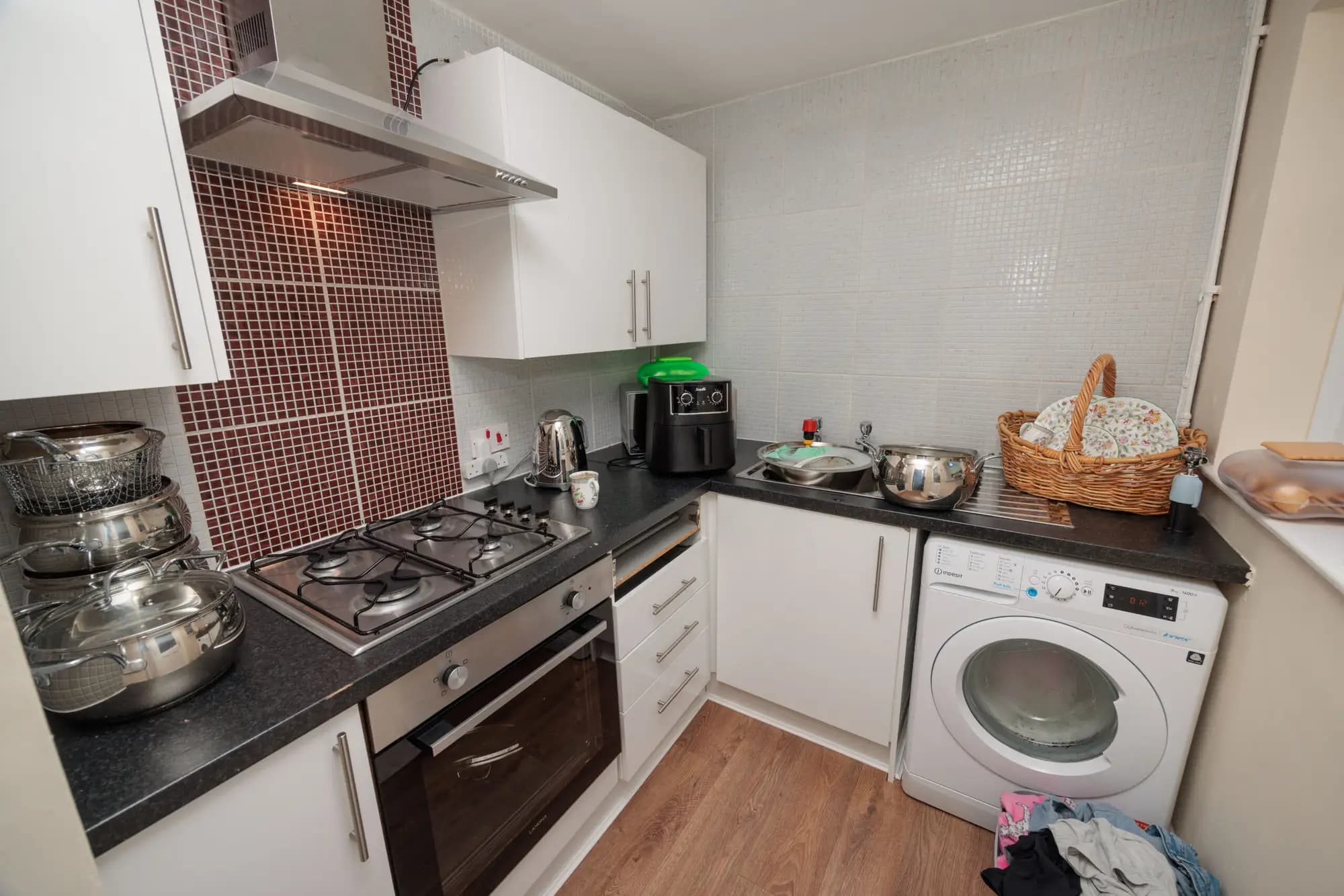 property photo 5 of 15