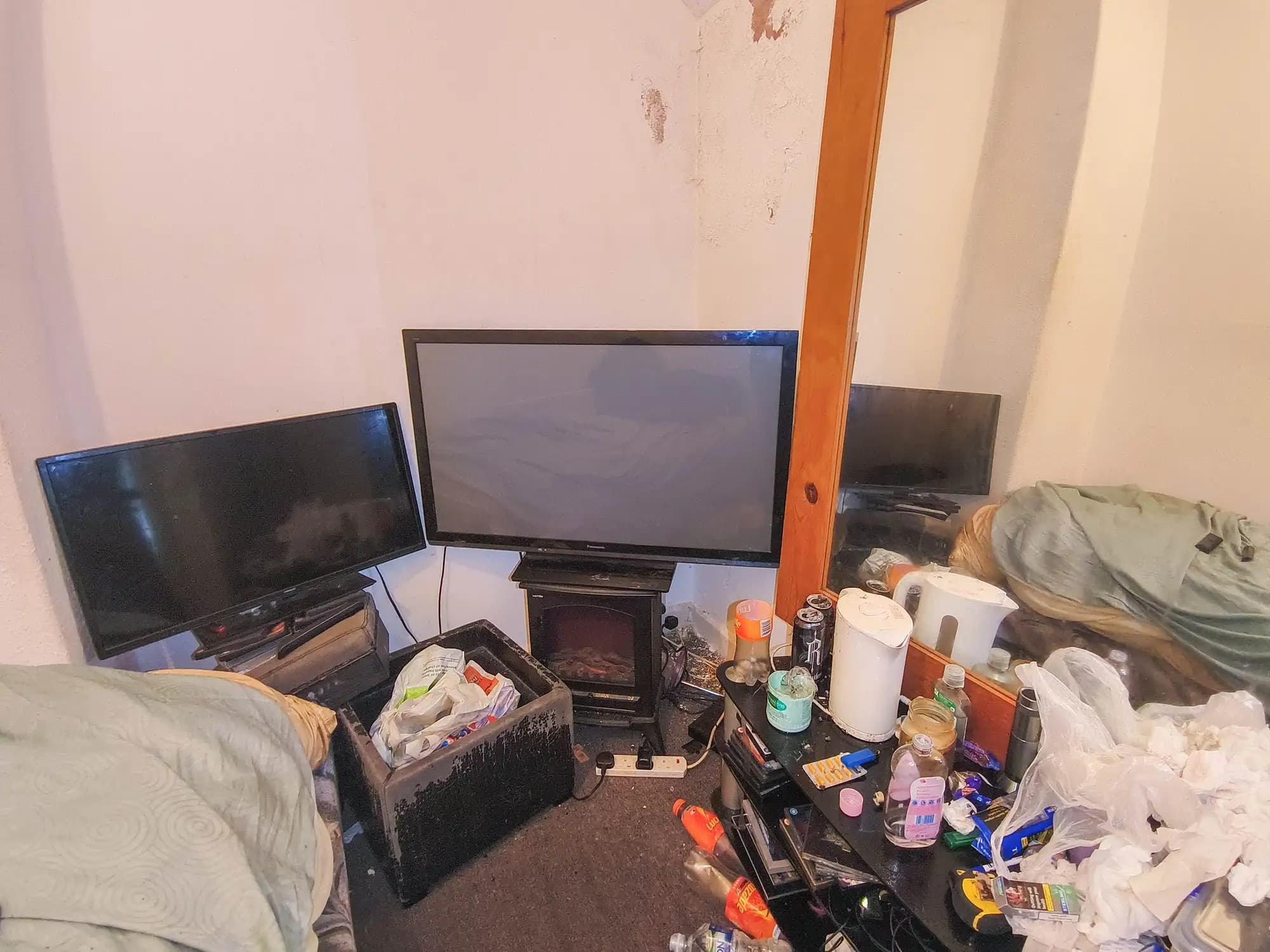 property photo 8 of 12