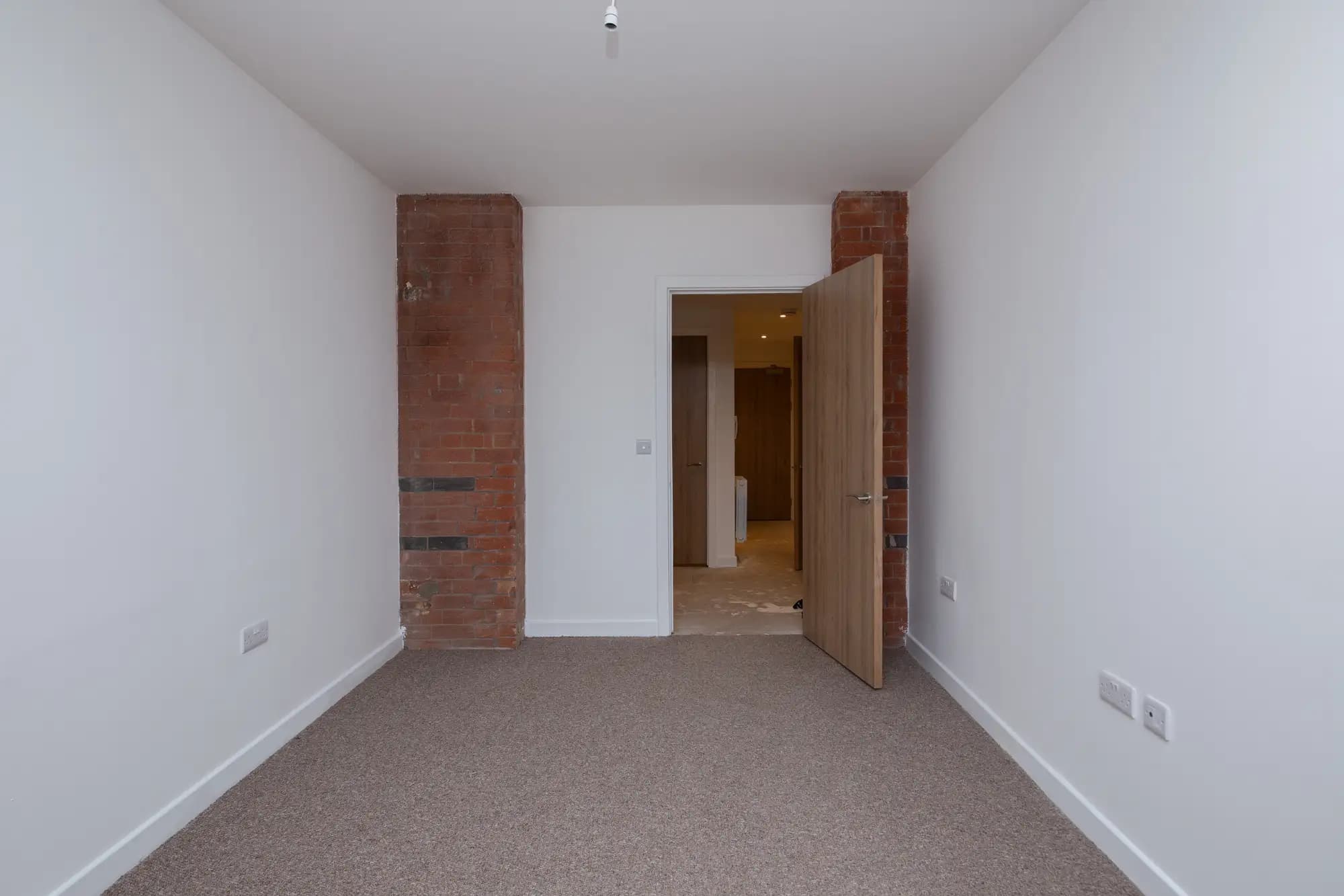 property photo 11 of 22