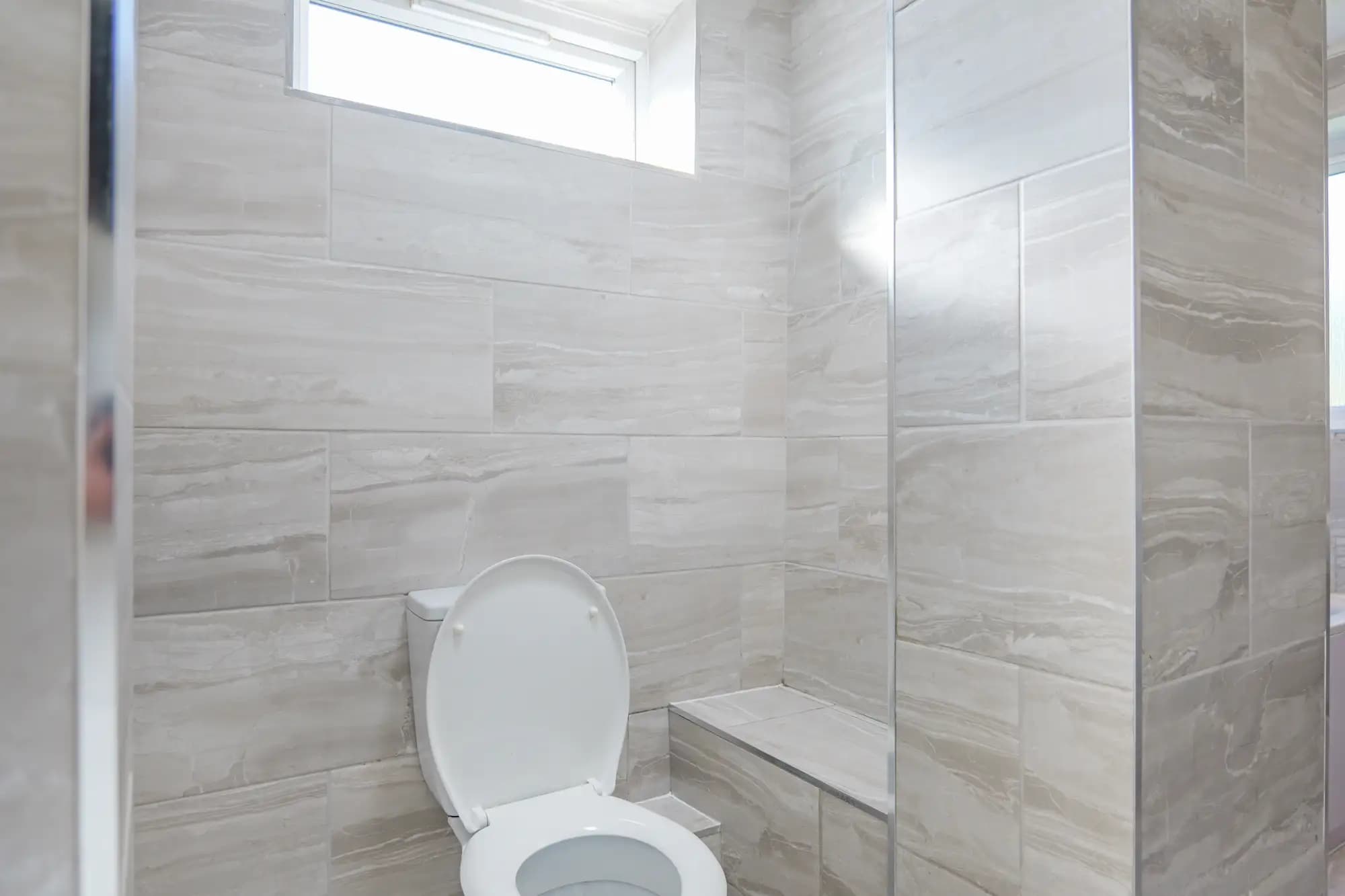 property photo 7 of 16