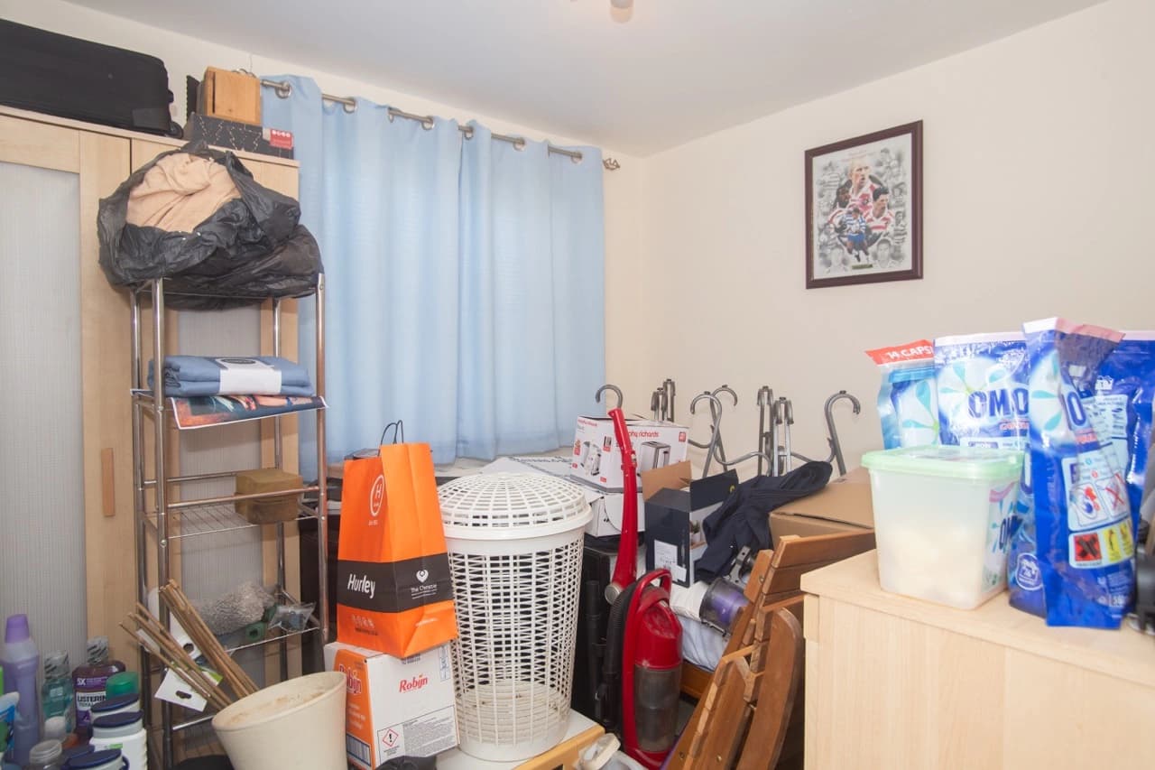 property photo 11 of 16