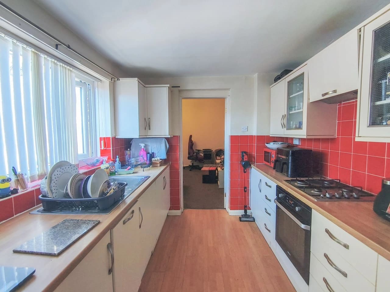 property photo 5 of 16