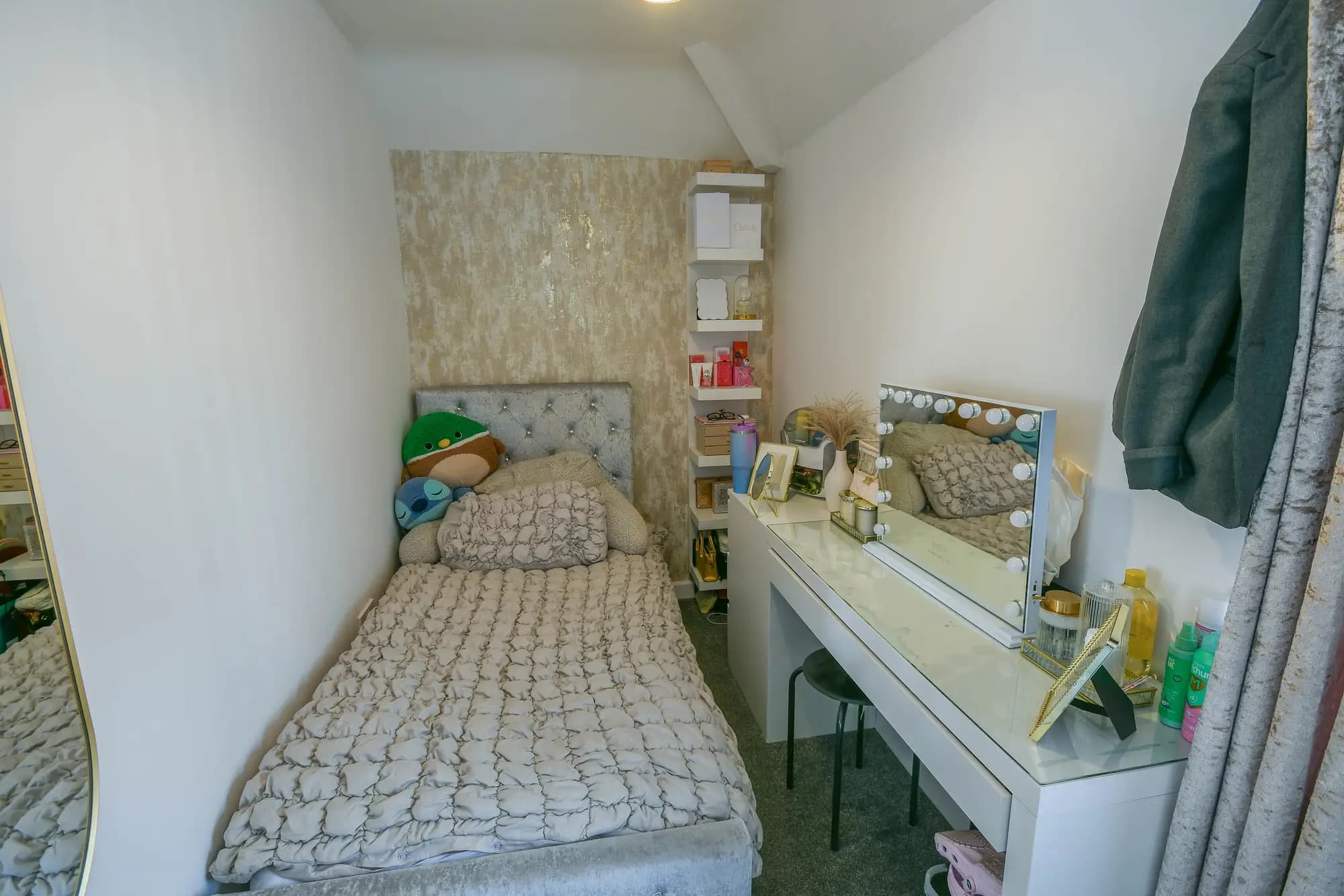 property photo 10 of 14