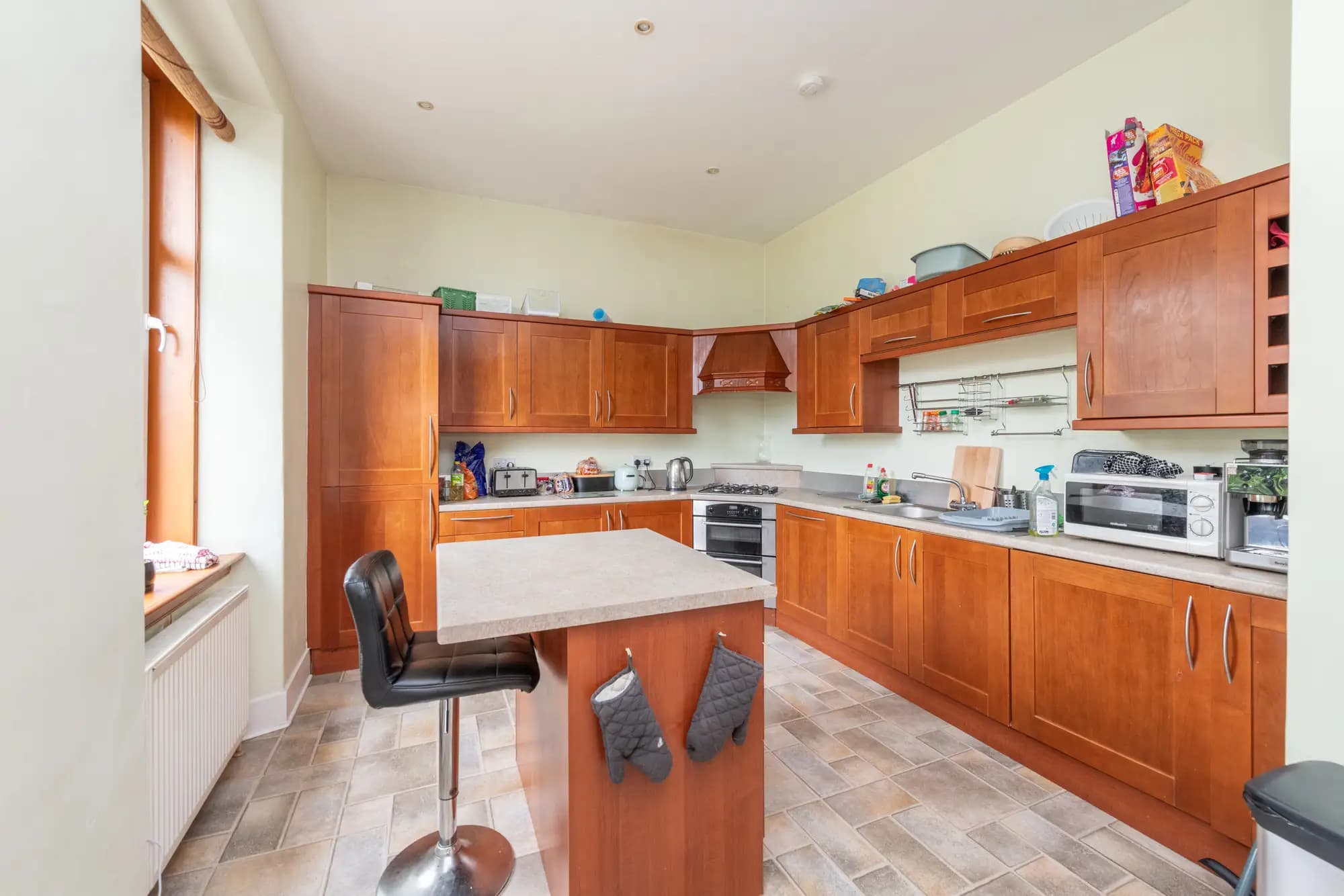 property photo 5 of 17