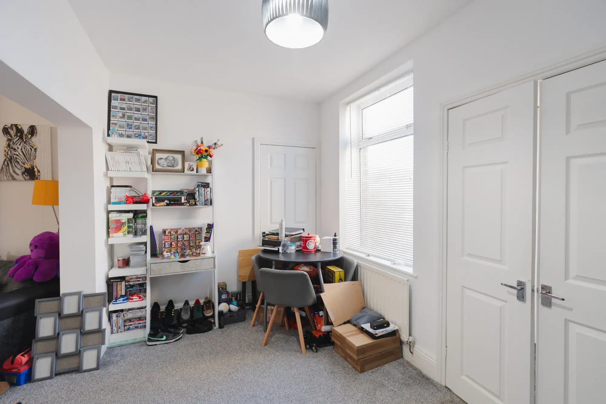 property photo 4 of 17