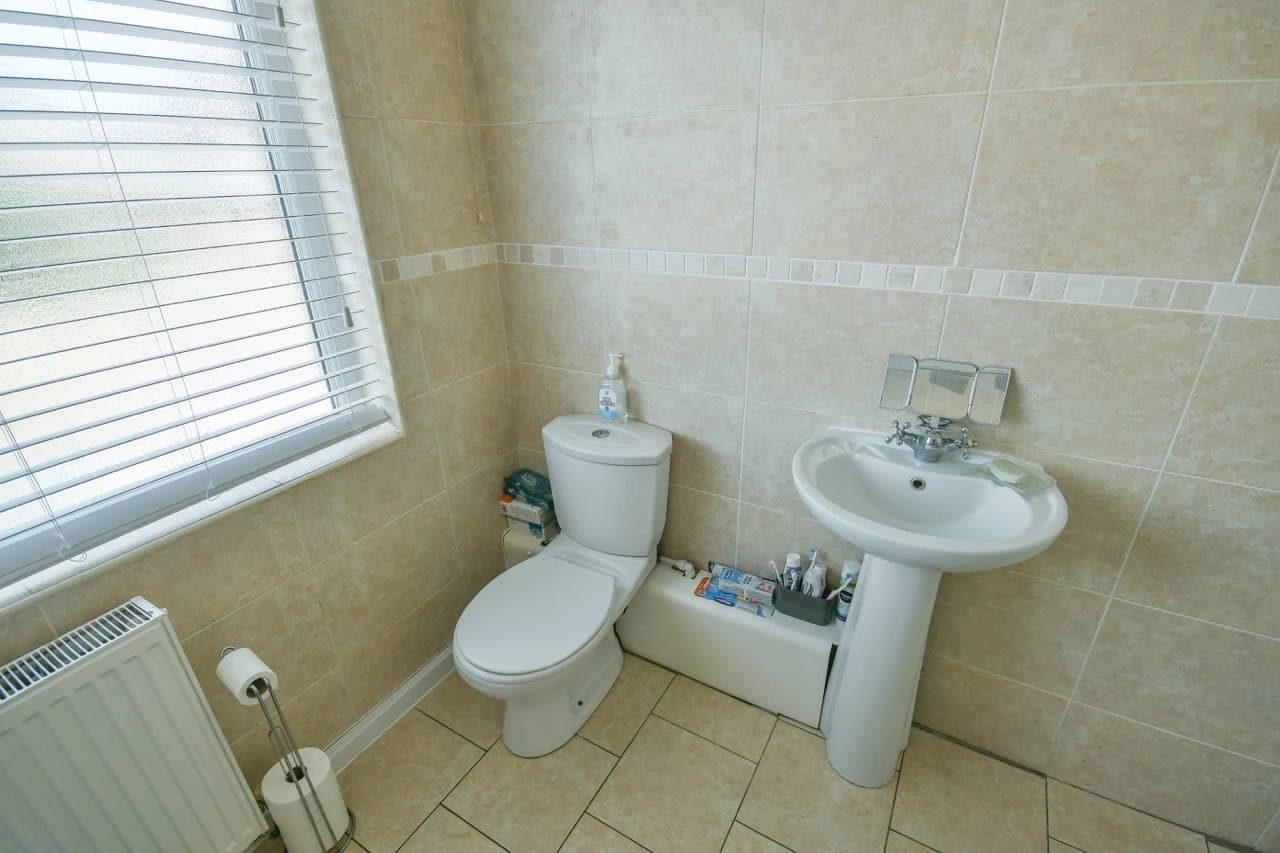 property photo 10 of 24