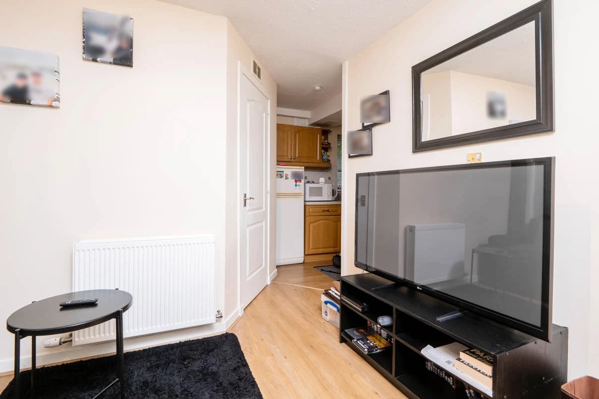 property photo 4 of 19