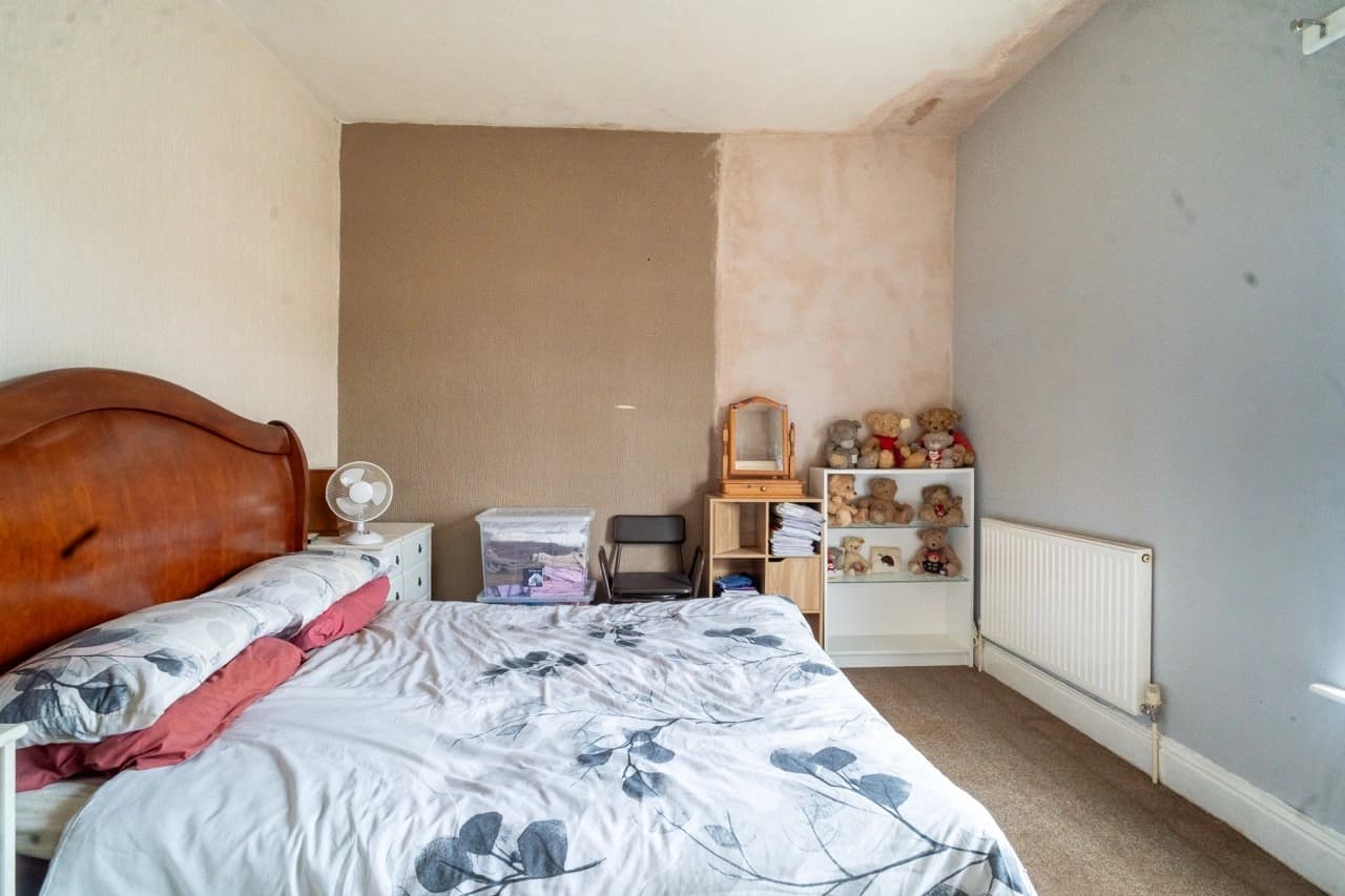 property photo 10 of 19