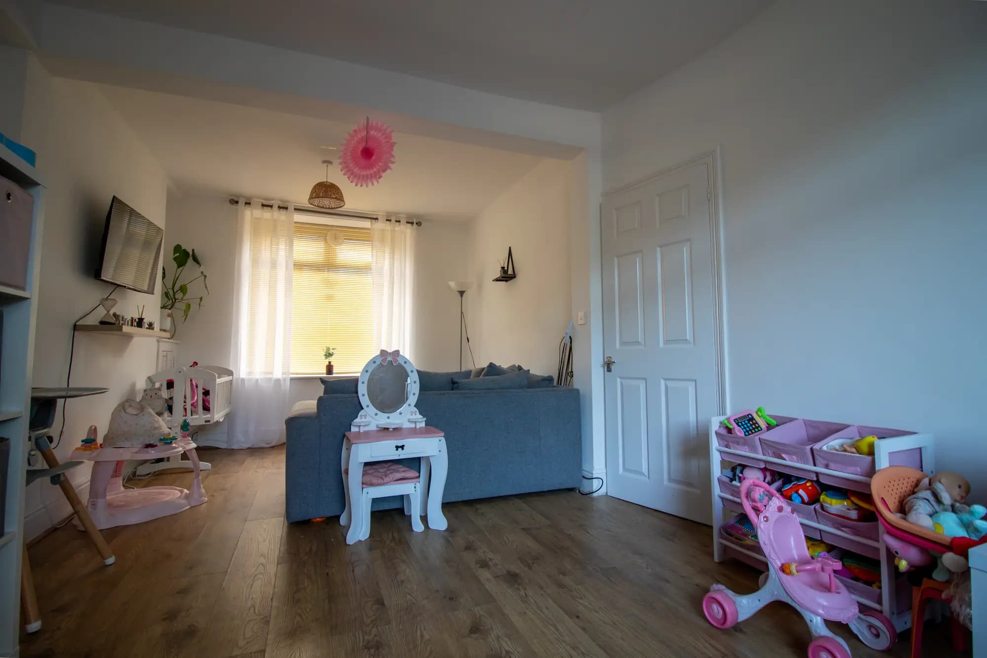 property photo 5 of 16