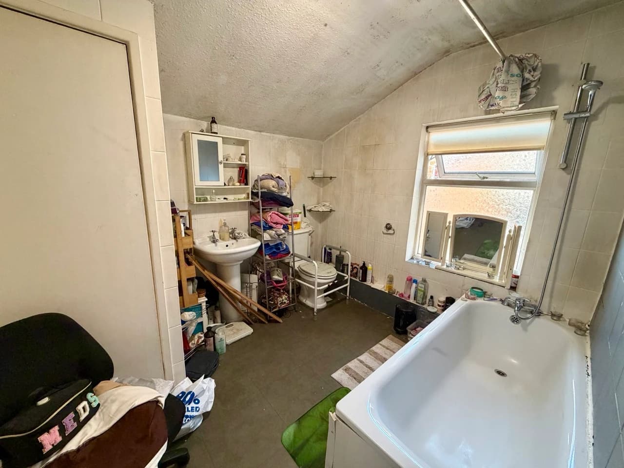 property photo 10 of 17