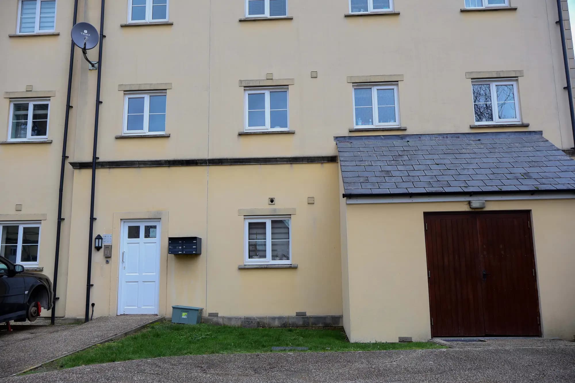 property photo 14 of 15