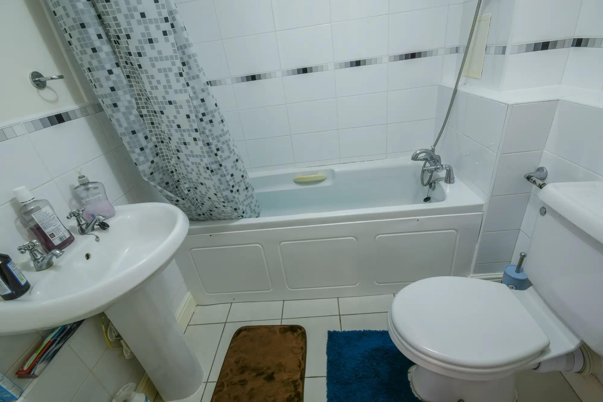 property photo 11 of 16