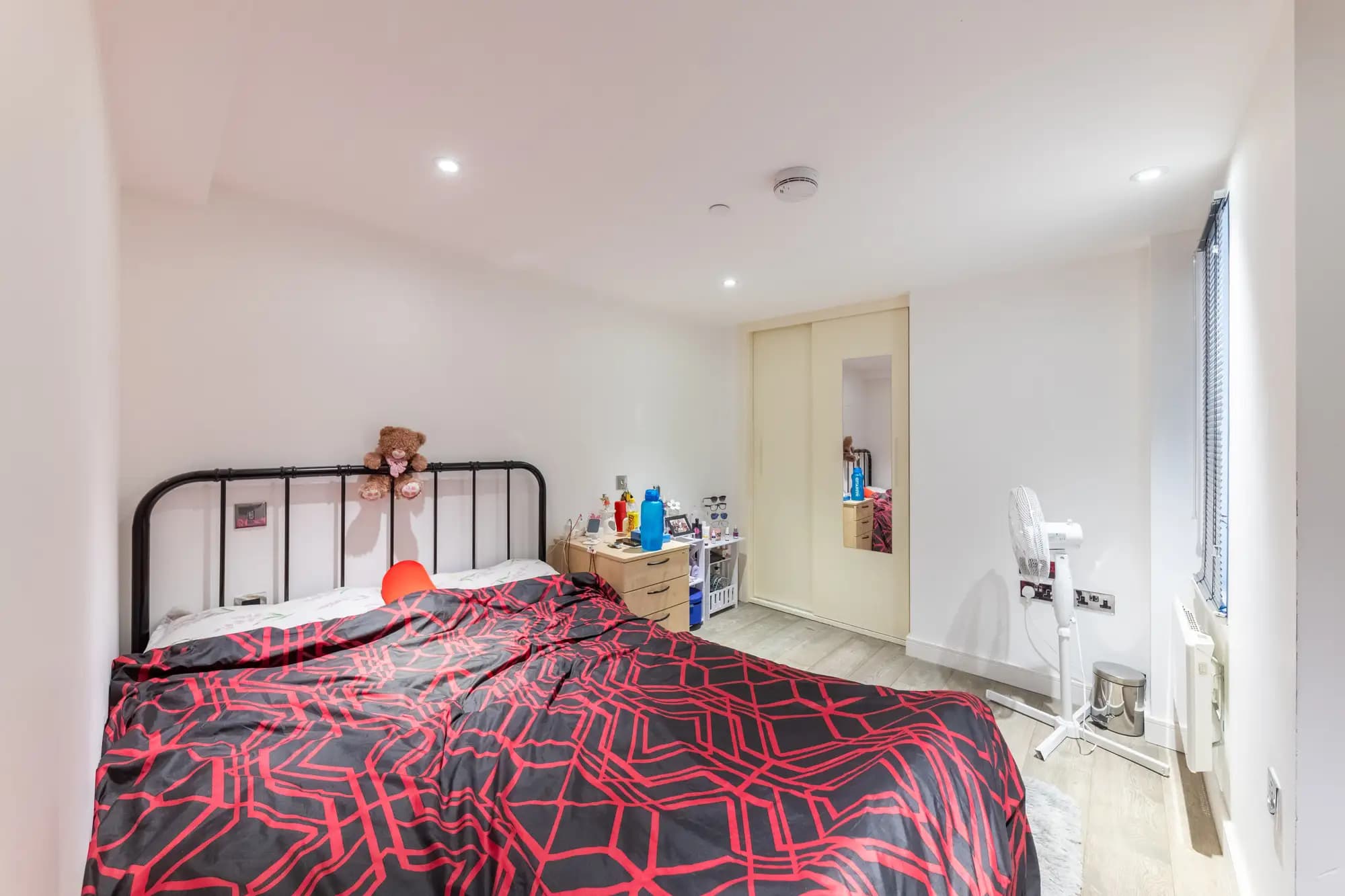 property photo 9 of 19