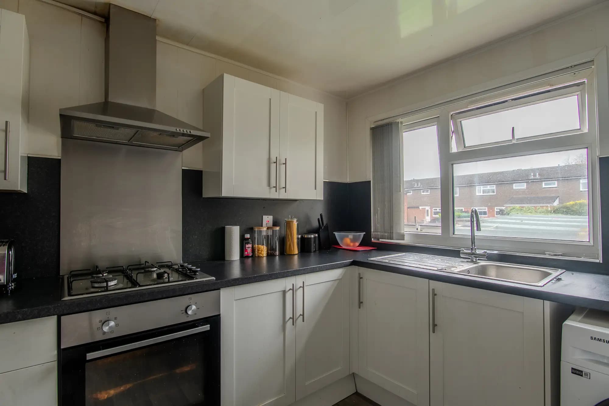 property photo 4 of 14