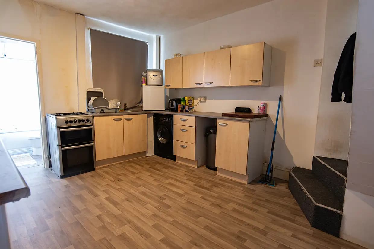 property photo 6 of 22