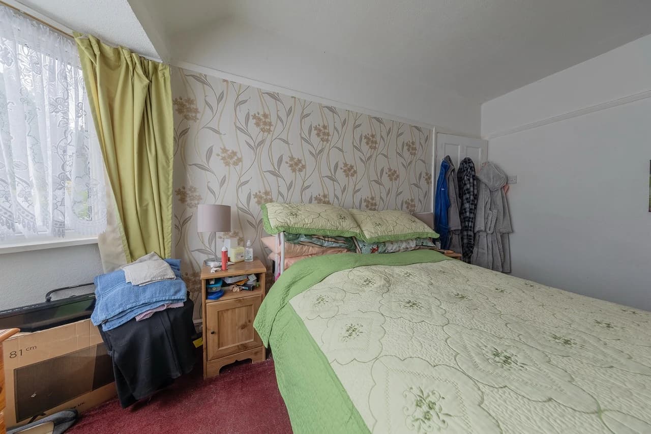property photo 17 of 28