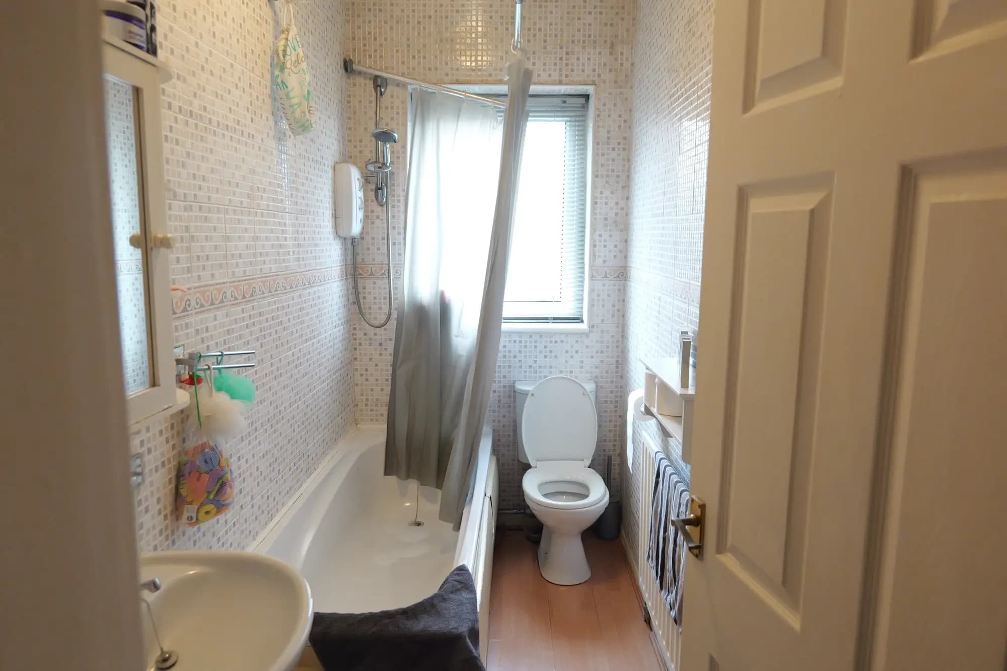 property photo 9 of 26