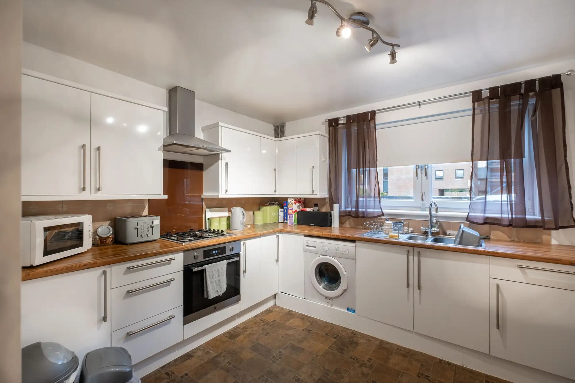 property photo 6 of 29