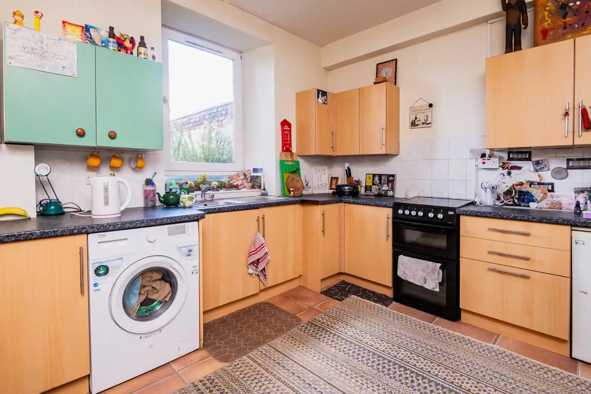 property photo 5 of 19