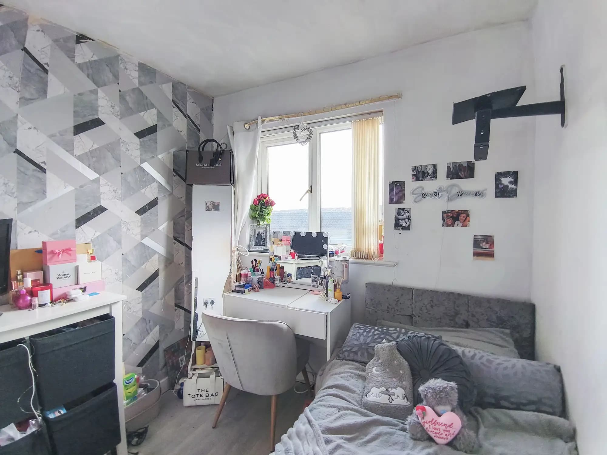 property photo 13 of 19