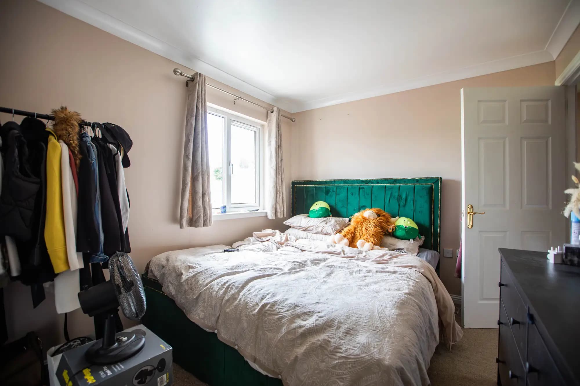 property photo 18 of 38