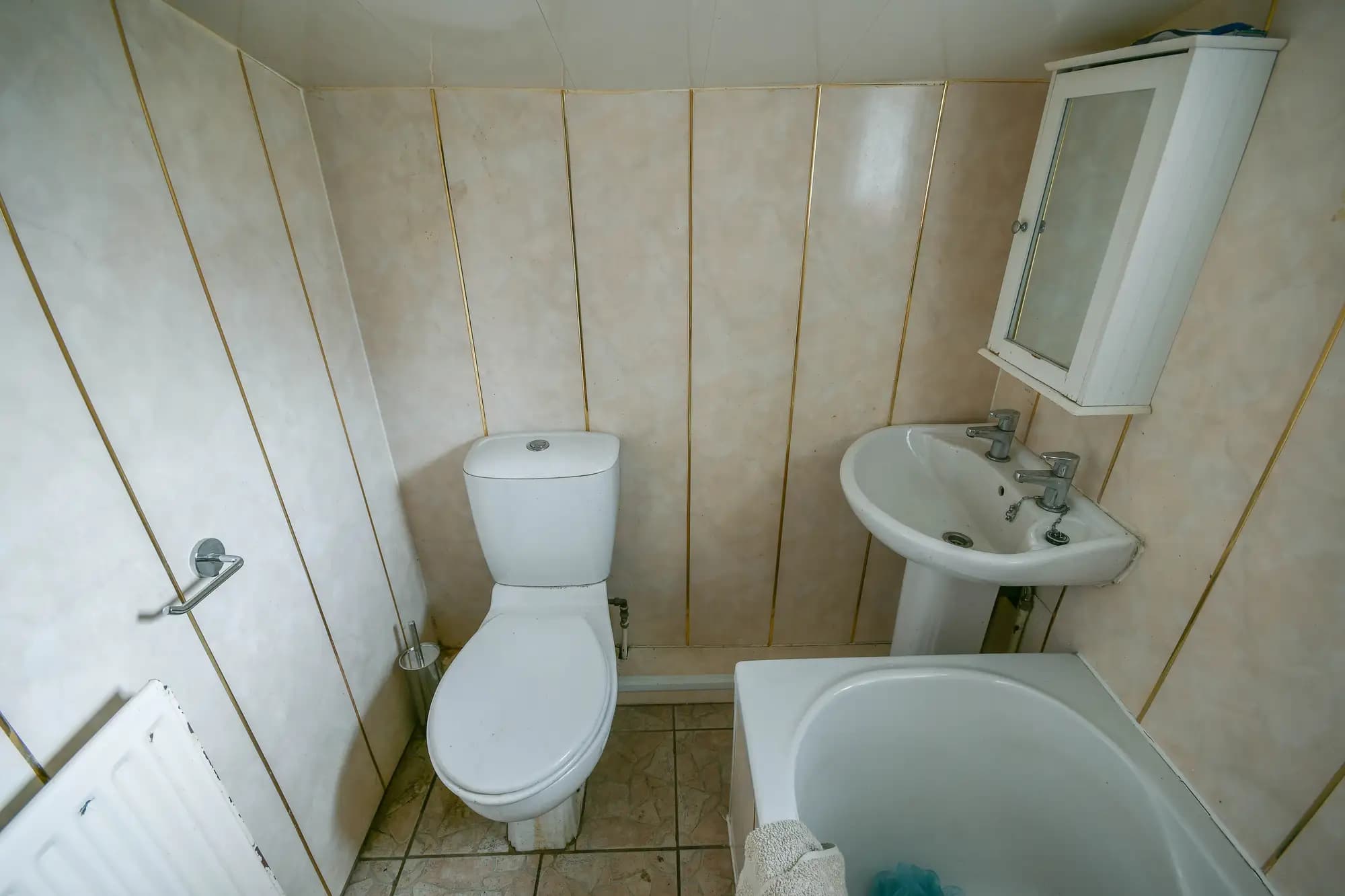 property photo 8 of 13
