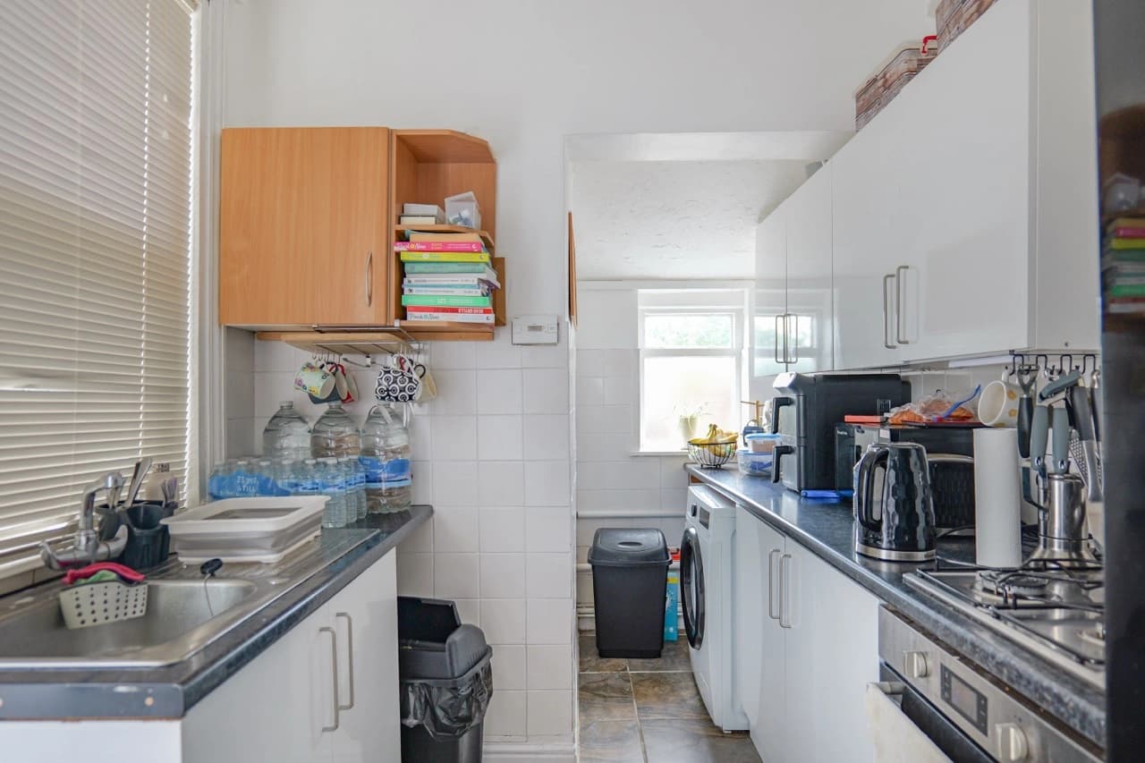 property photo 8 of 25