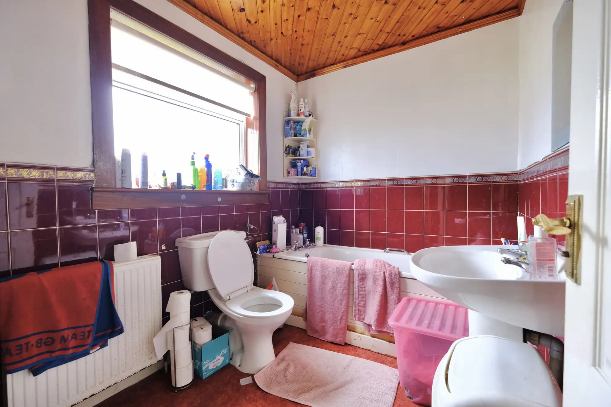 property photo 8 of 20