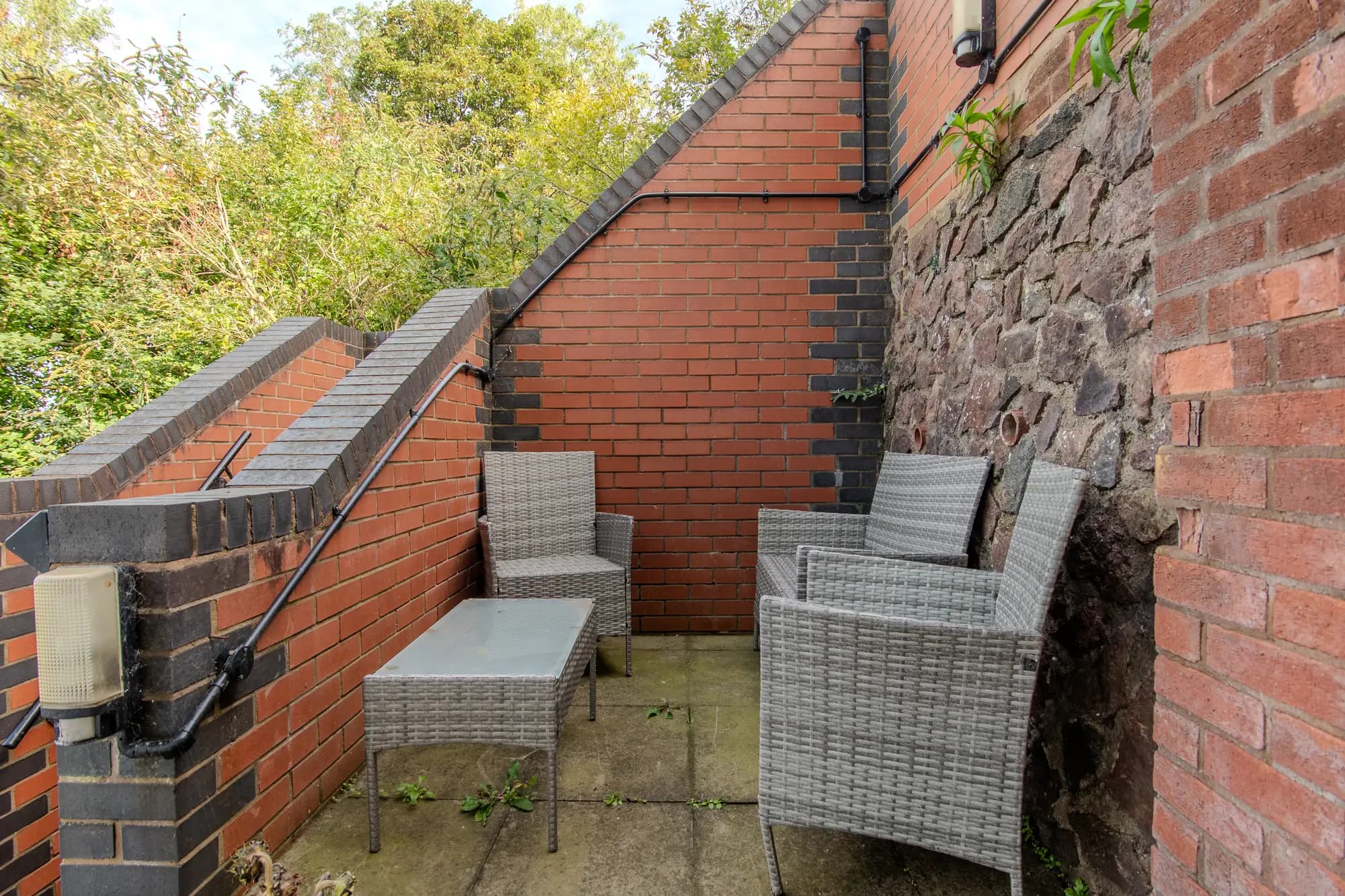 property photo 11 of 16