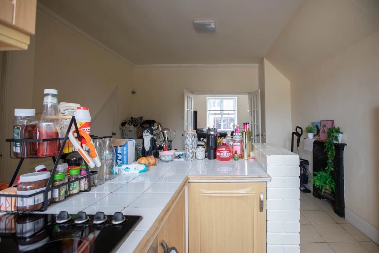 property photo 8 of 28