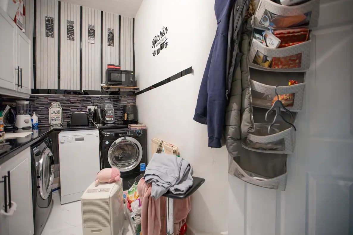 property photo 10 of 28