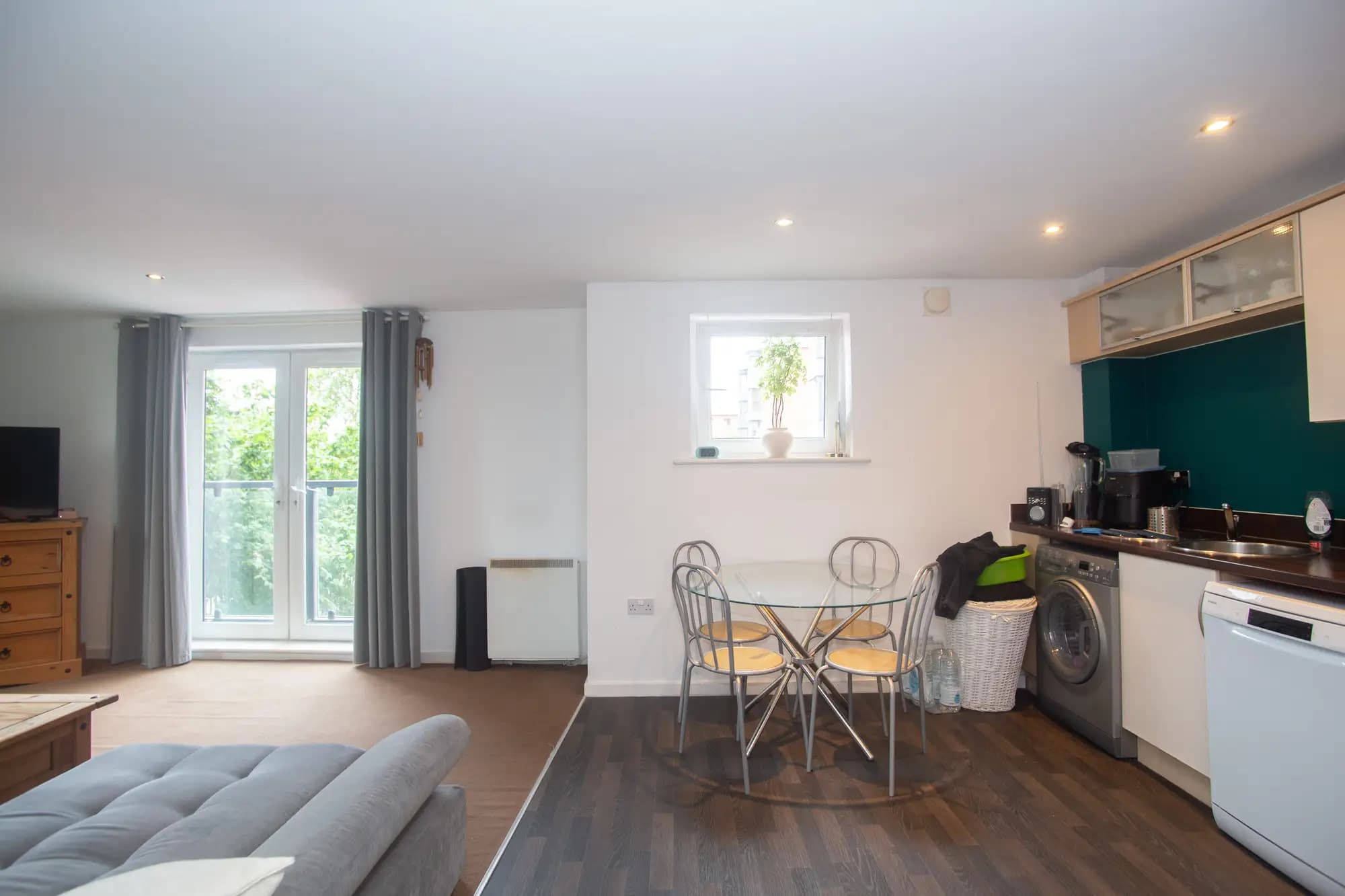 property photo 6 of 10