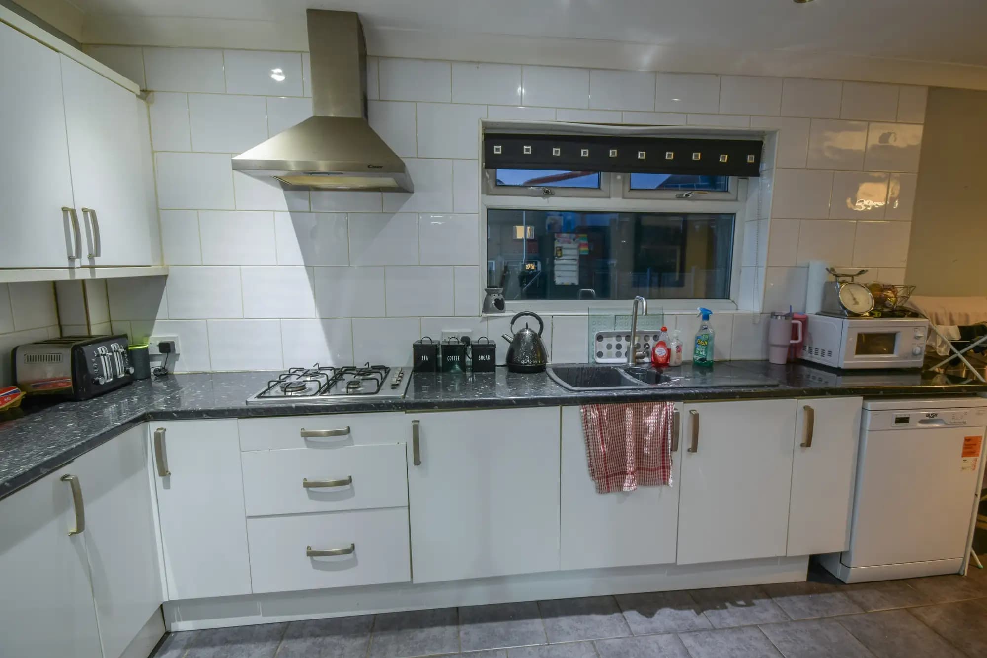 property photo 6 of 19