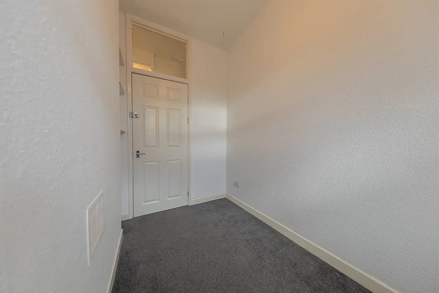 property photo 14 of 26