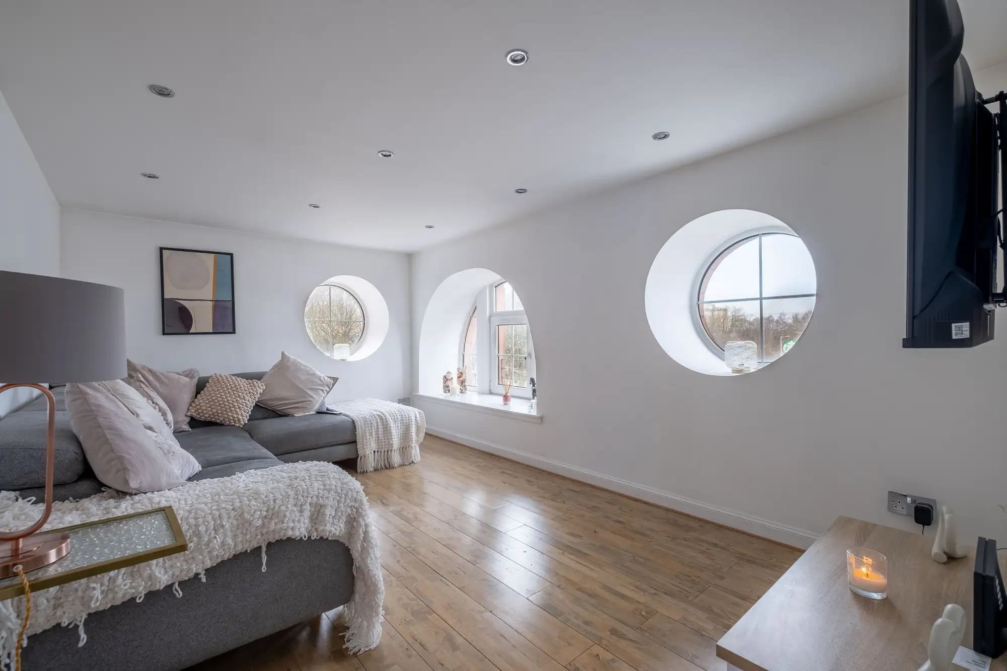 property photo 4 of 16