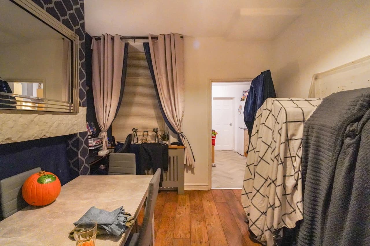 property photo 5 of 24