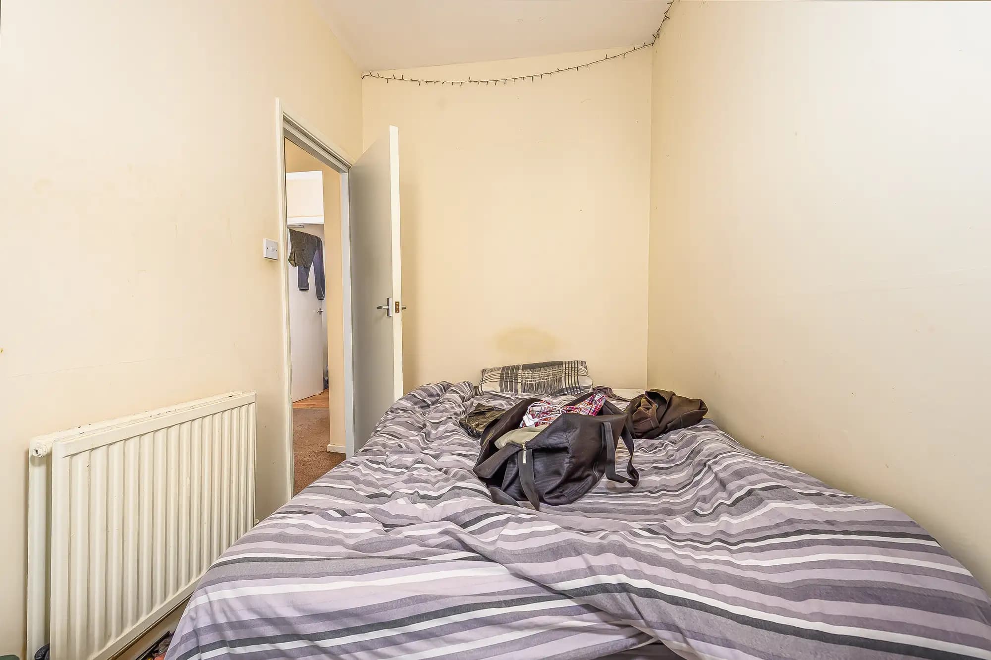 property photo 9 of 12