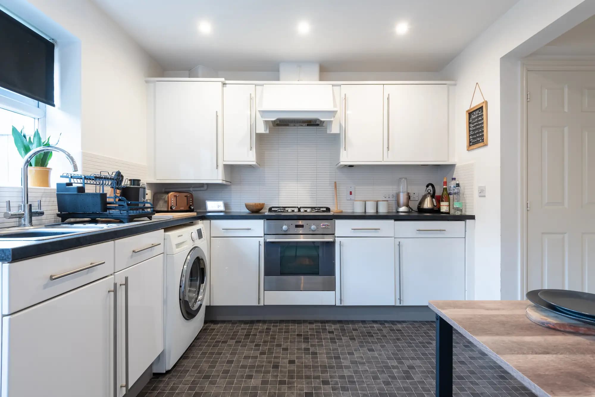 property photo 6 of 19