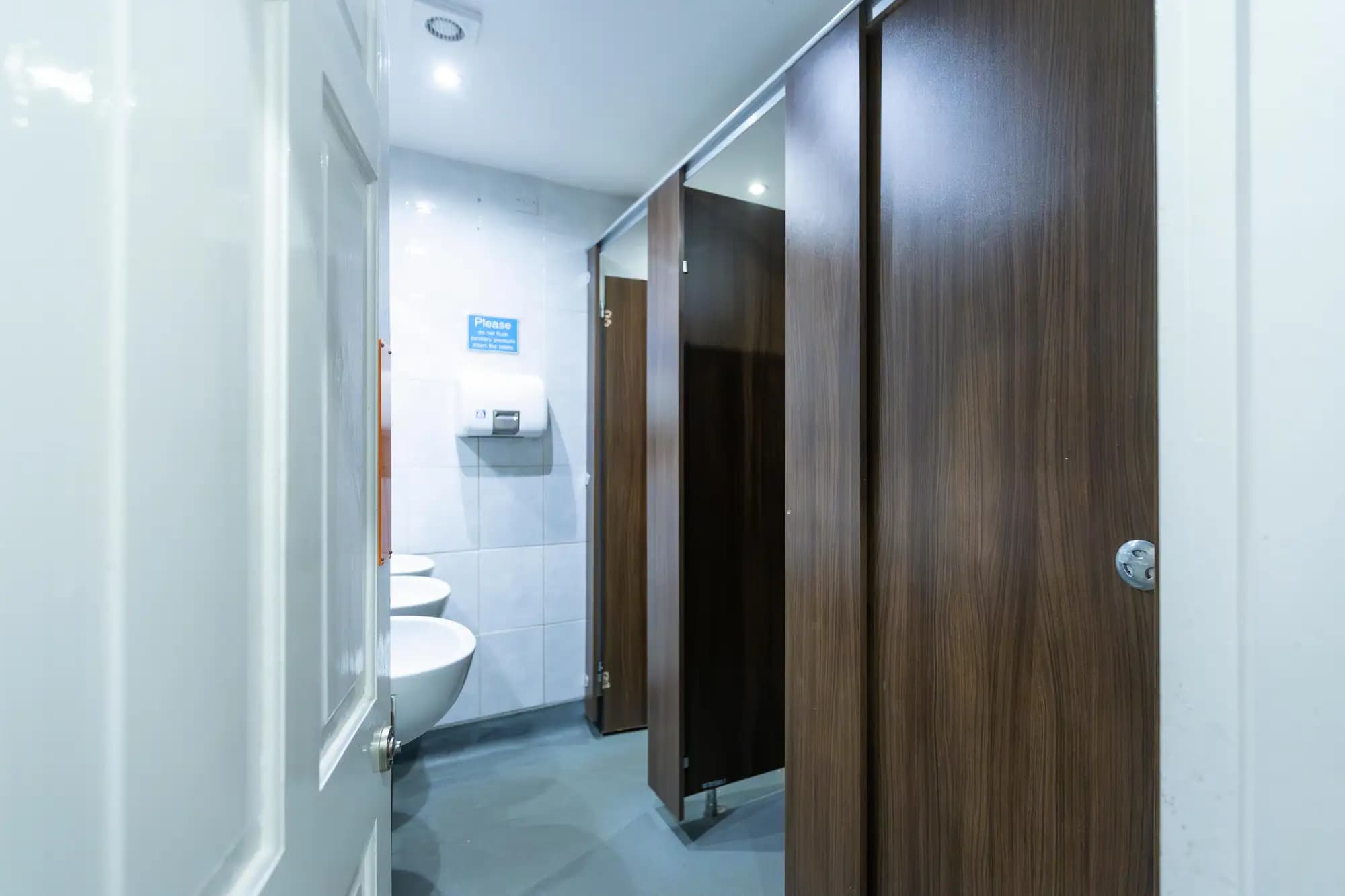 property photo 11 of 16