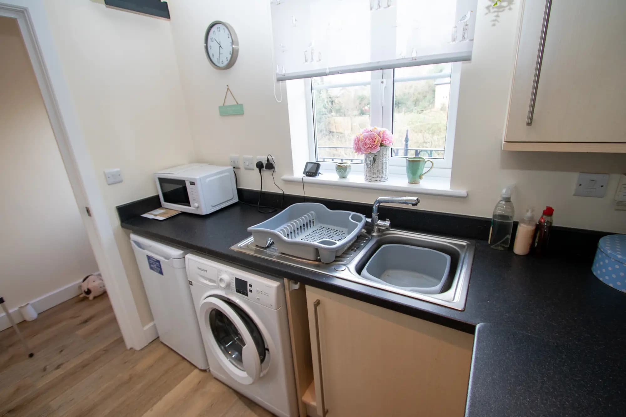 property photo 7 of 18