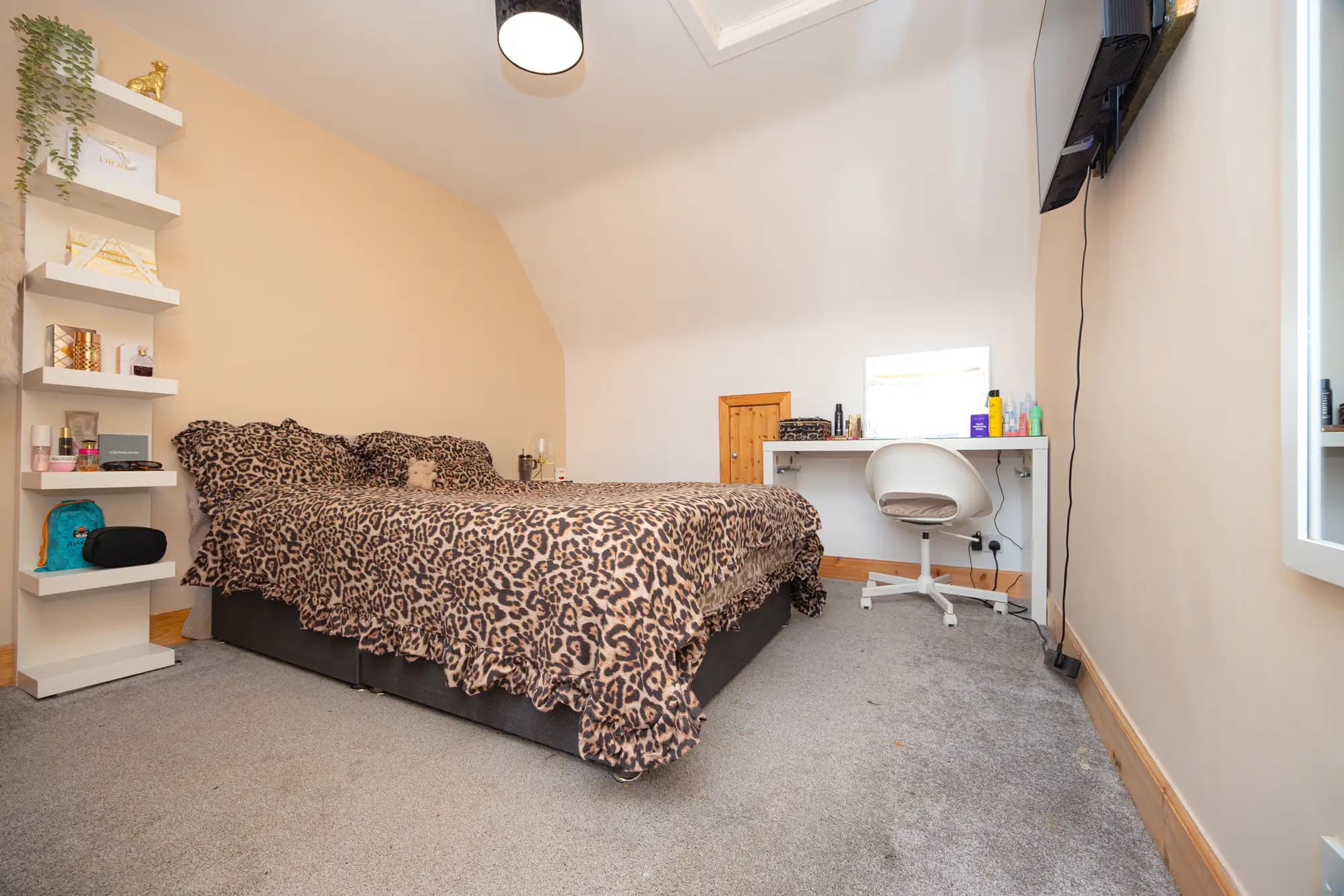 property photo 15 of 20