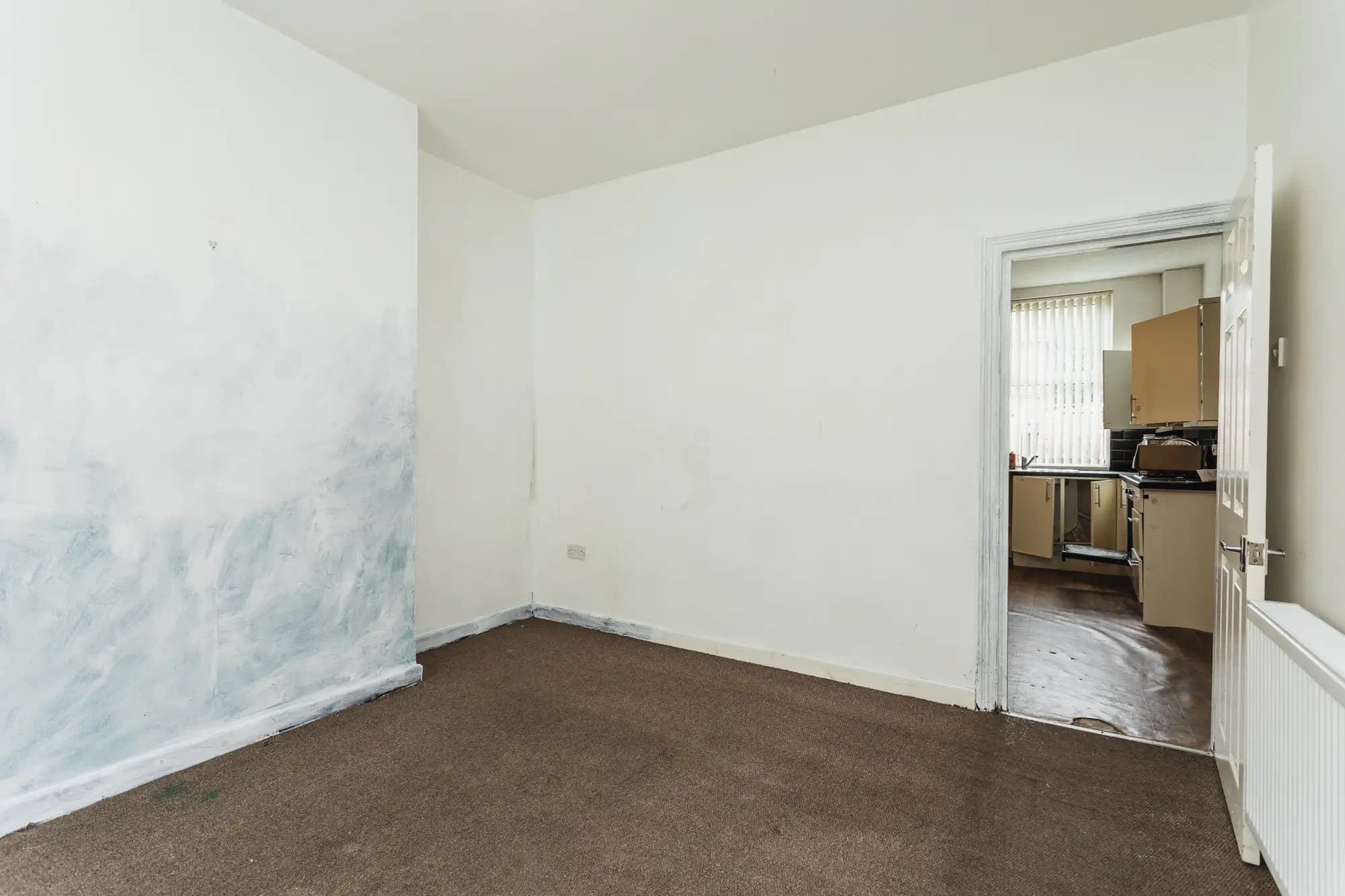 property photo 4 of 27