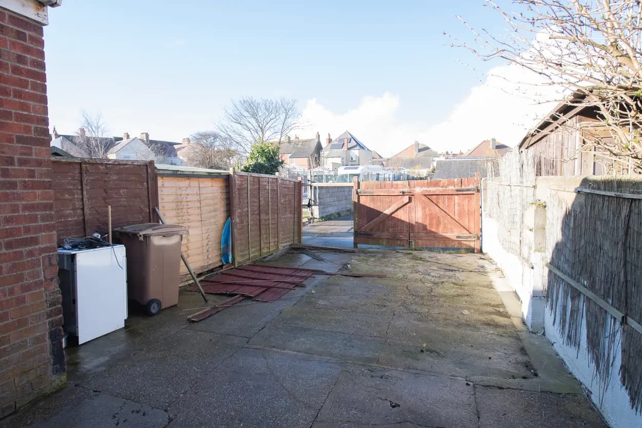 property photo 7 of 13