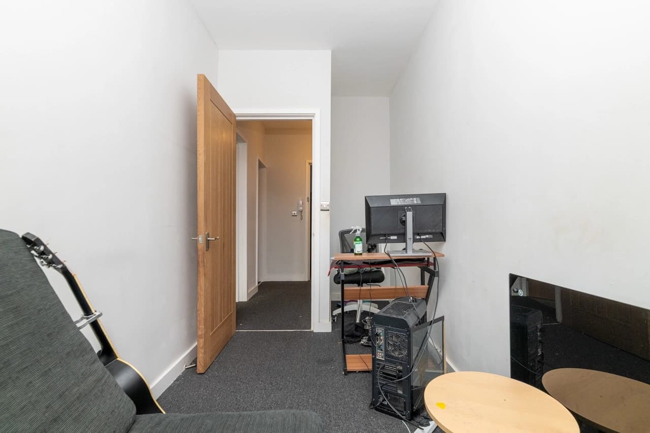 property photo 5 of 48