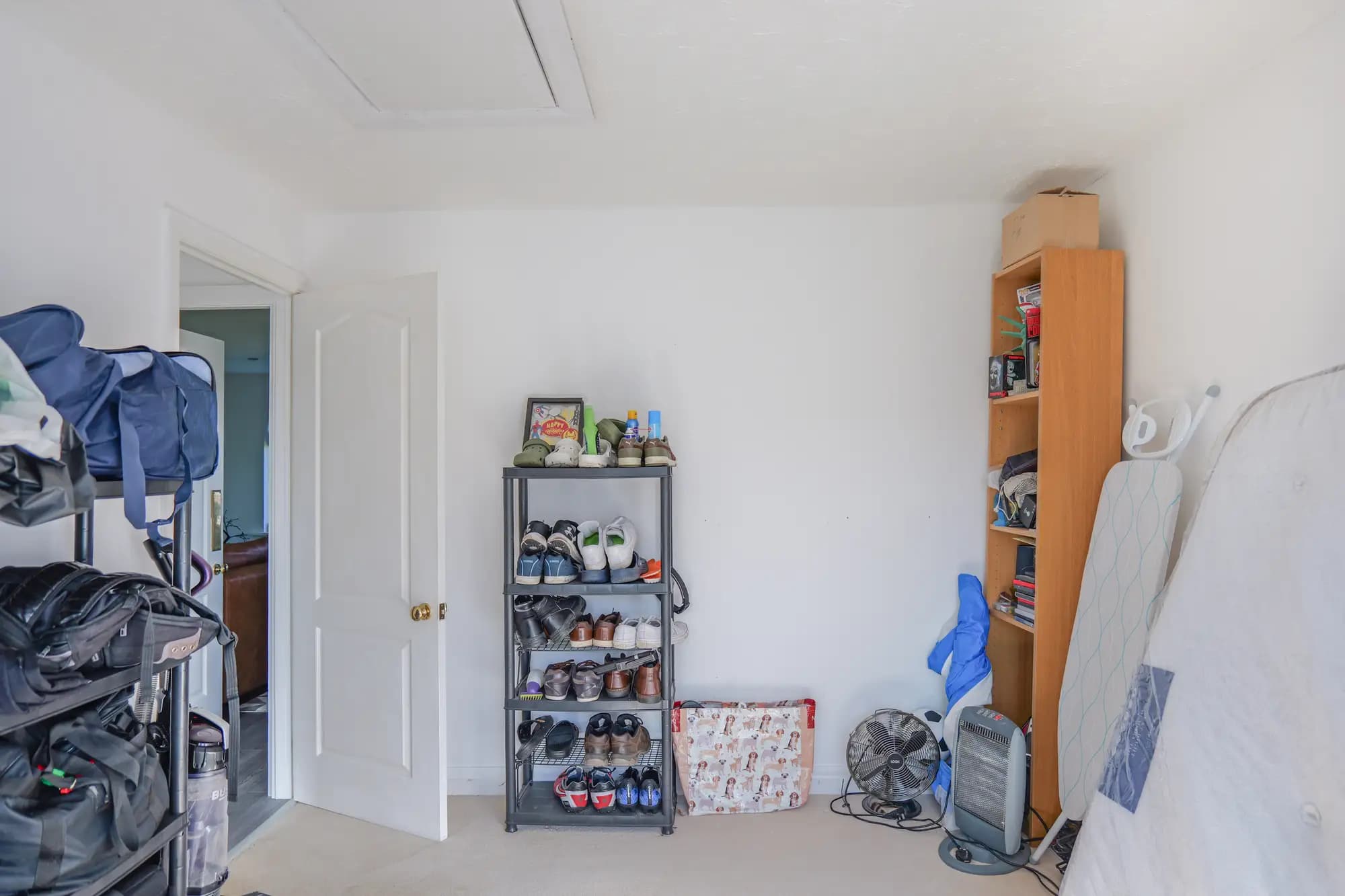 property photo 11 of 16