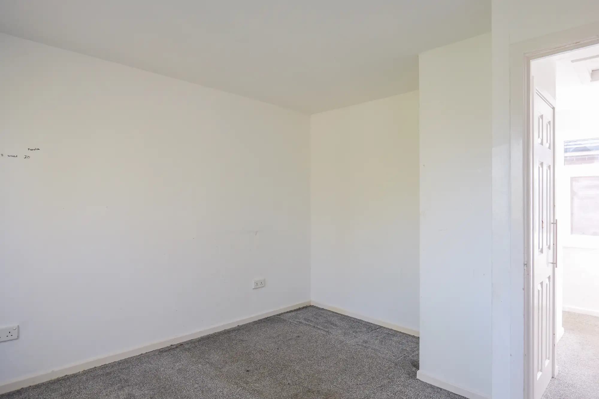 property photo 12 of 16