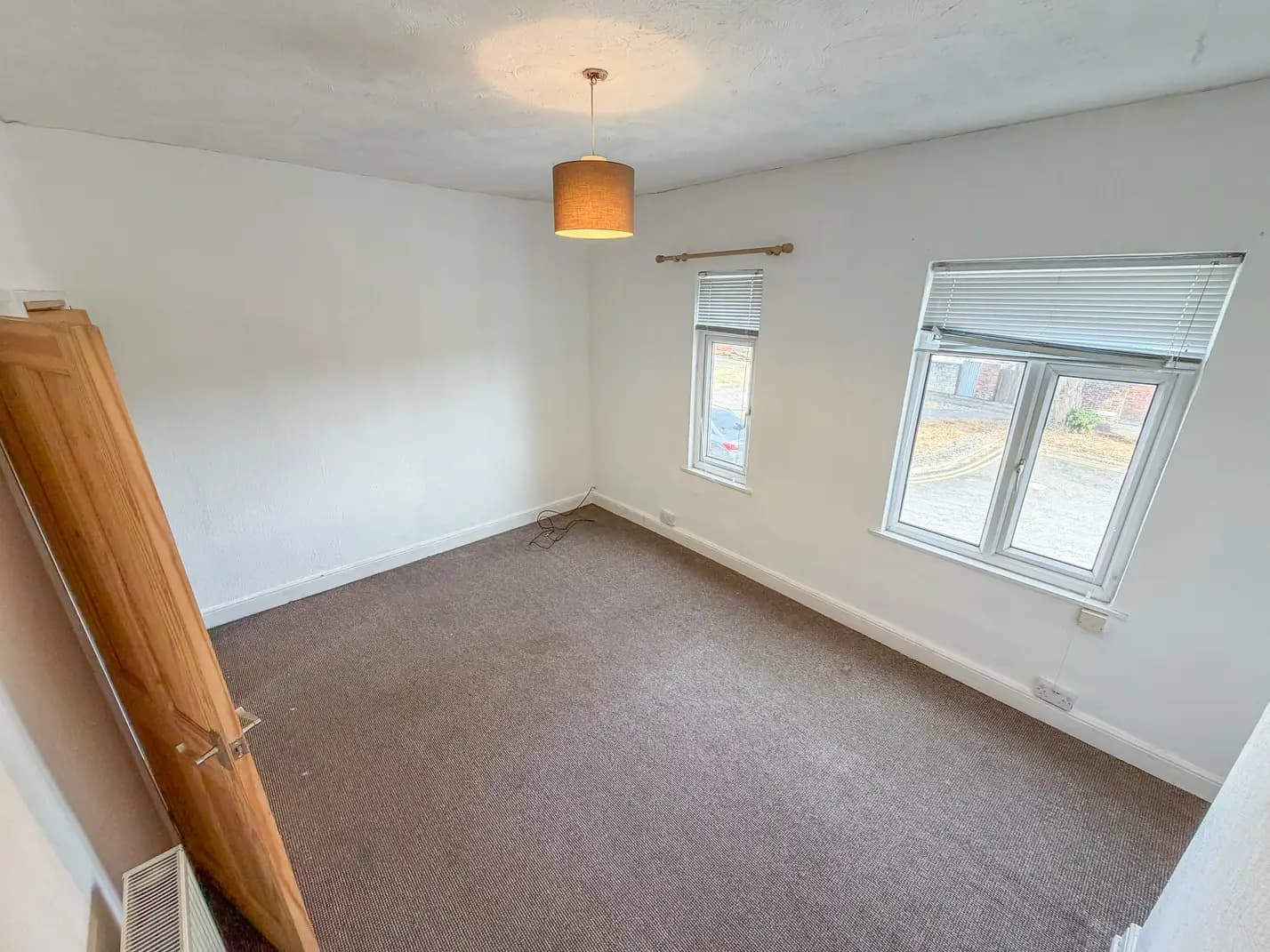 property photo 11 of 17