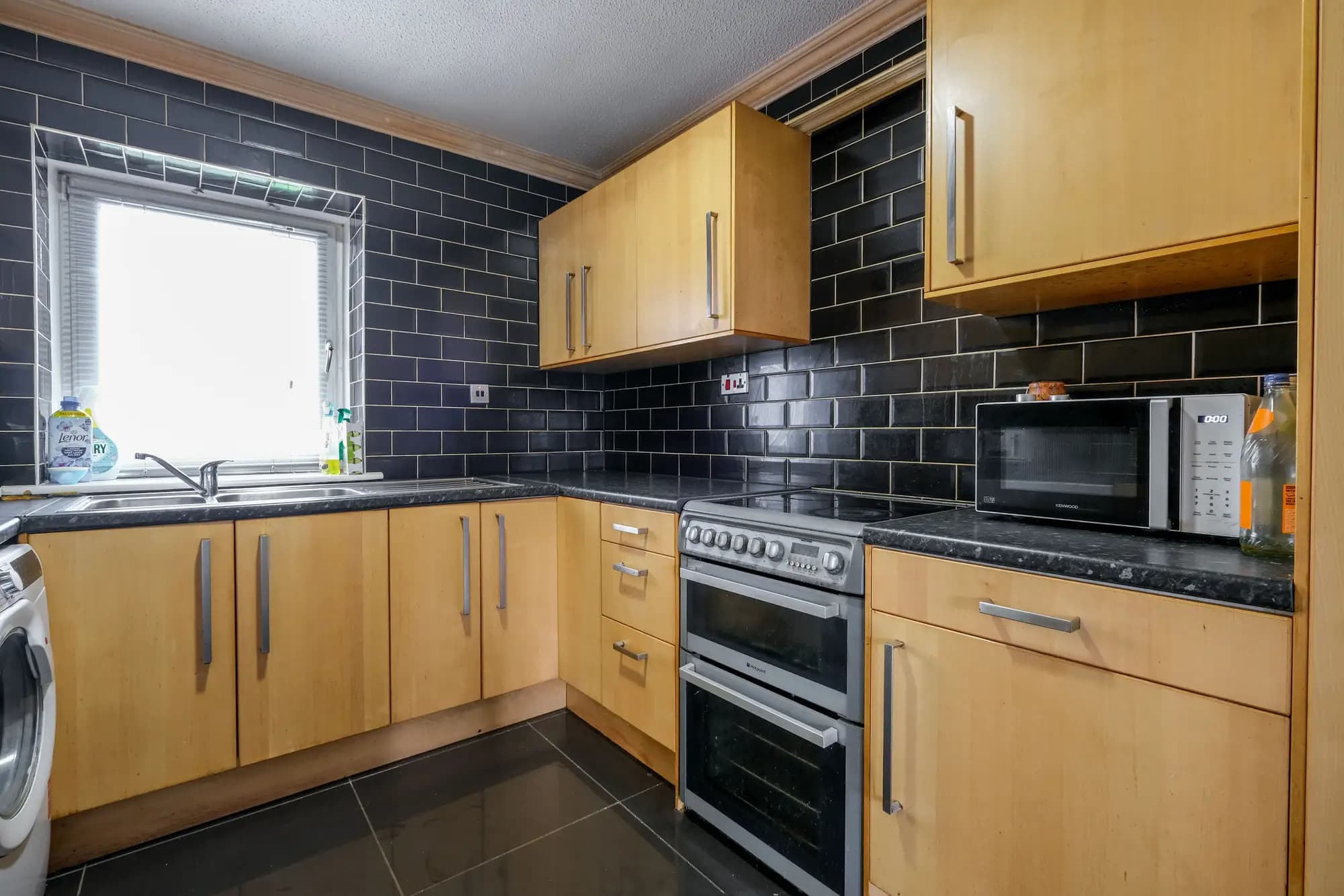 property photo 6 of 19