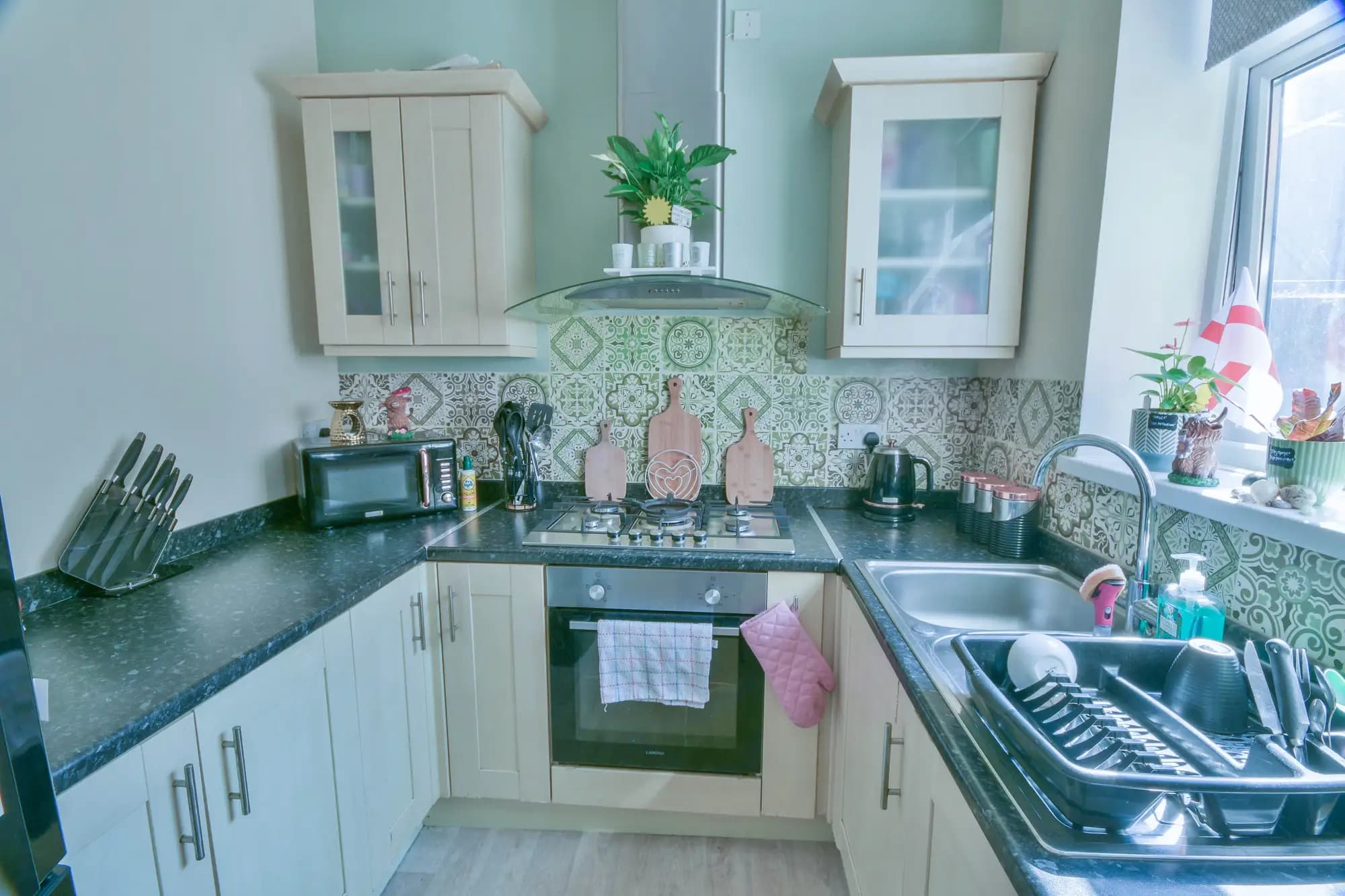 property photo 4 of 16